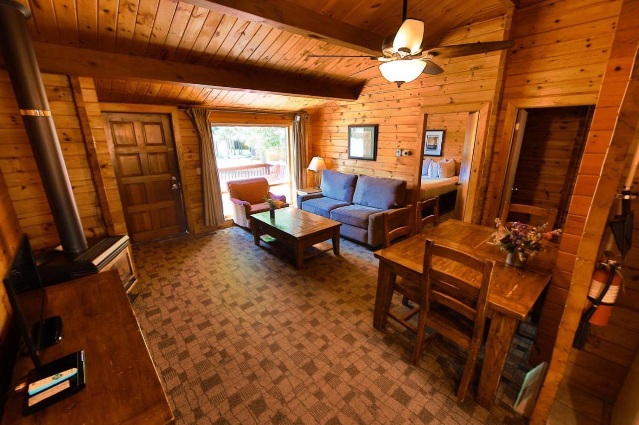 Castle Mountain Chalets Eksteriør billede