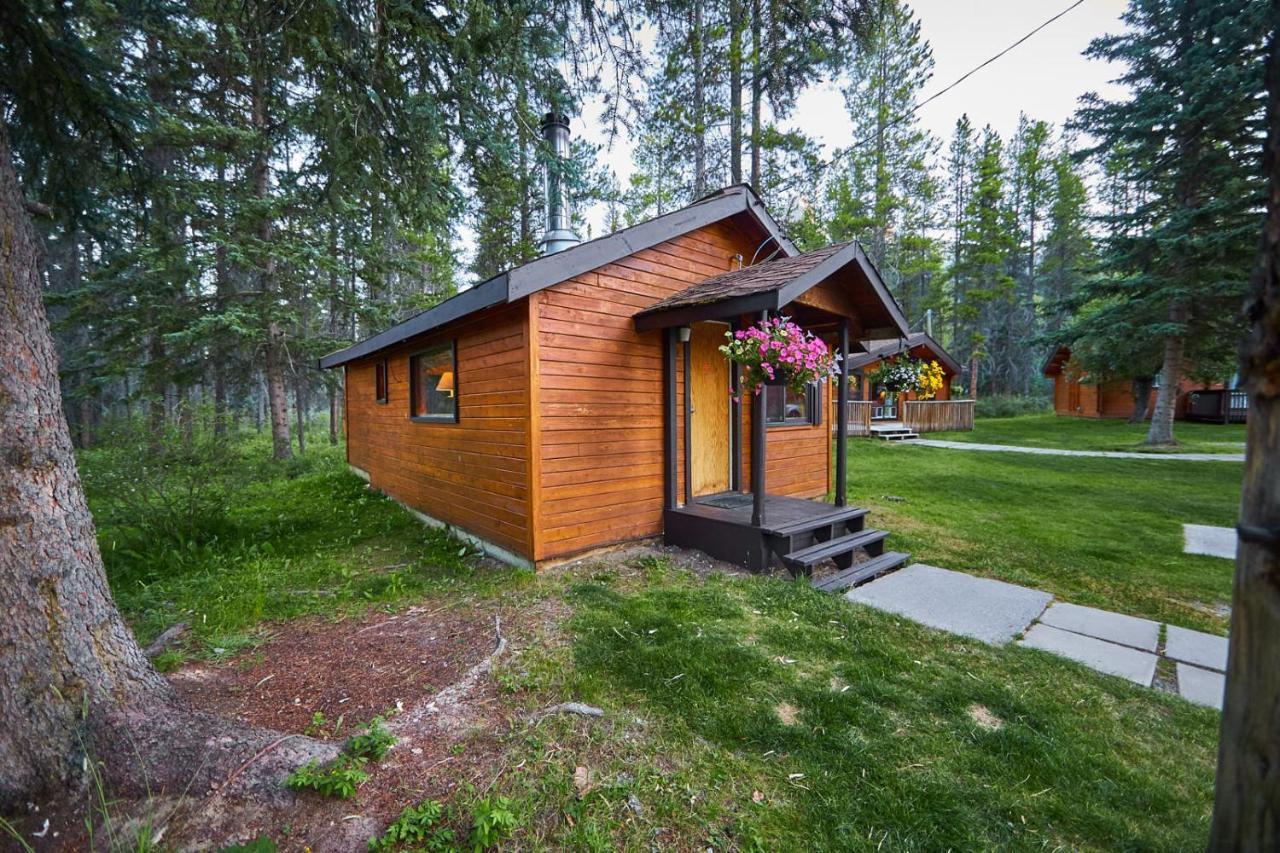 Castle Mountain Chalets Eksteriør billede