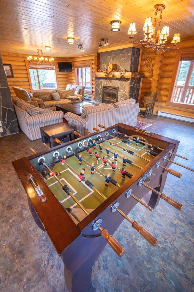 Castle Mountain Chalets Eksteriør billede