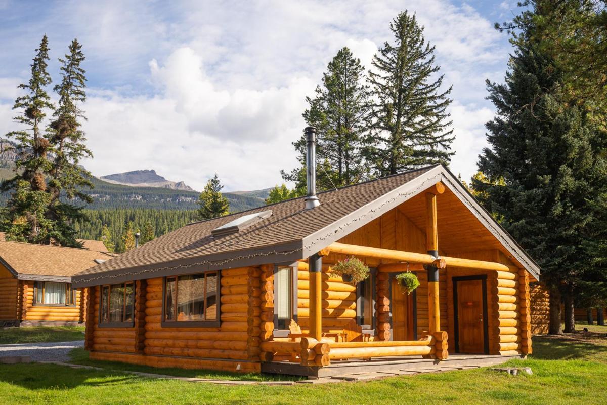 Castle Mountain Chalets Eksteriør billede