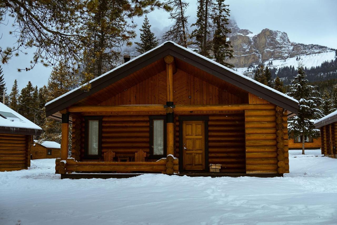 Castle Mountain Chalets Eksteriør billede